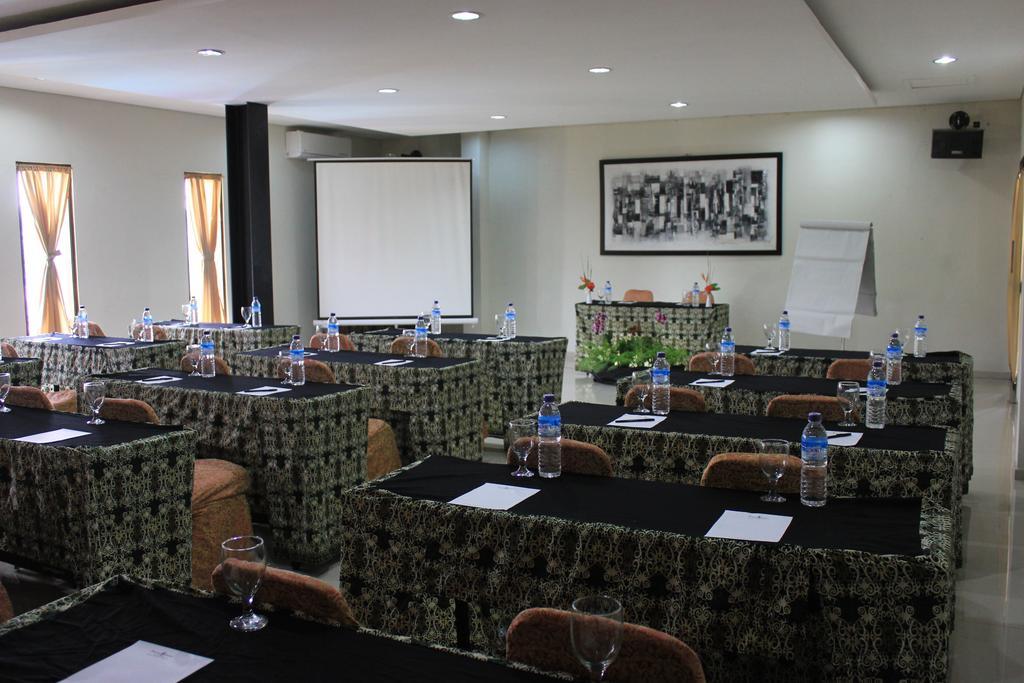 Hotel Bumi Cikeas Sentul Bogor Zewnętrze zdjęcie