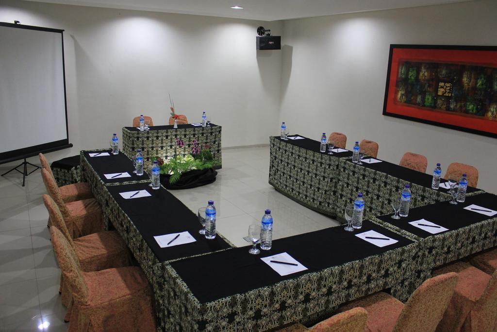 Hotel Bumi Cikeas Sentul Bogor Zewnętrze zdjęcie