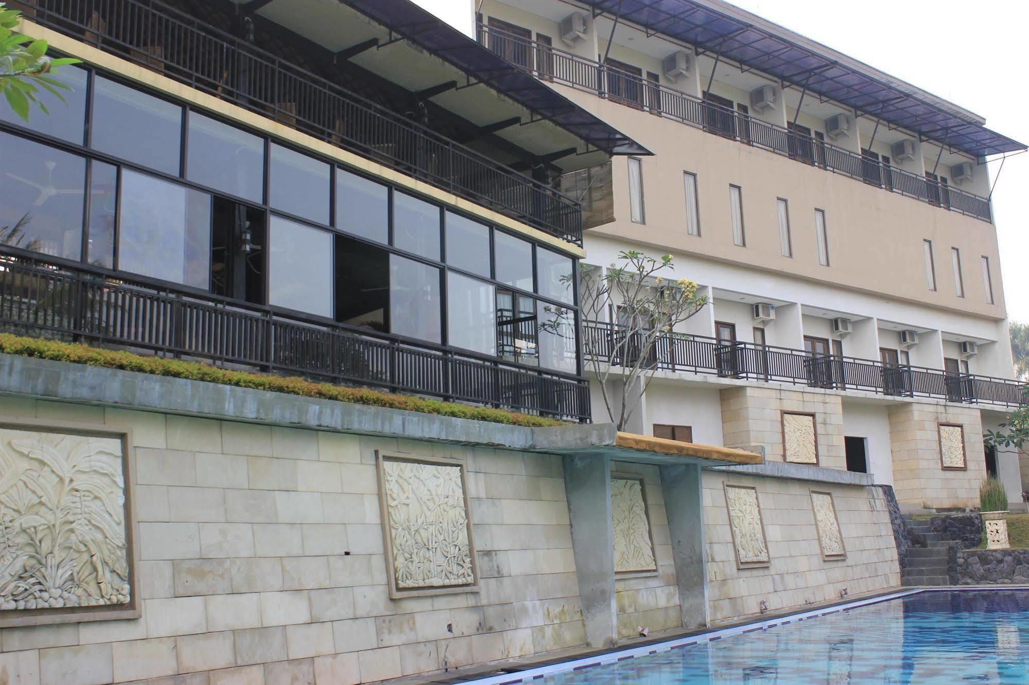 Hotel Bumi Cikeas Sentul Bogor Zewnętrze zdjęcie