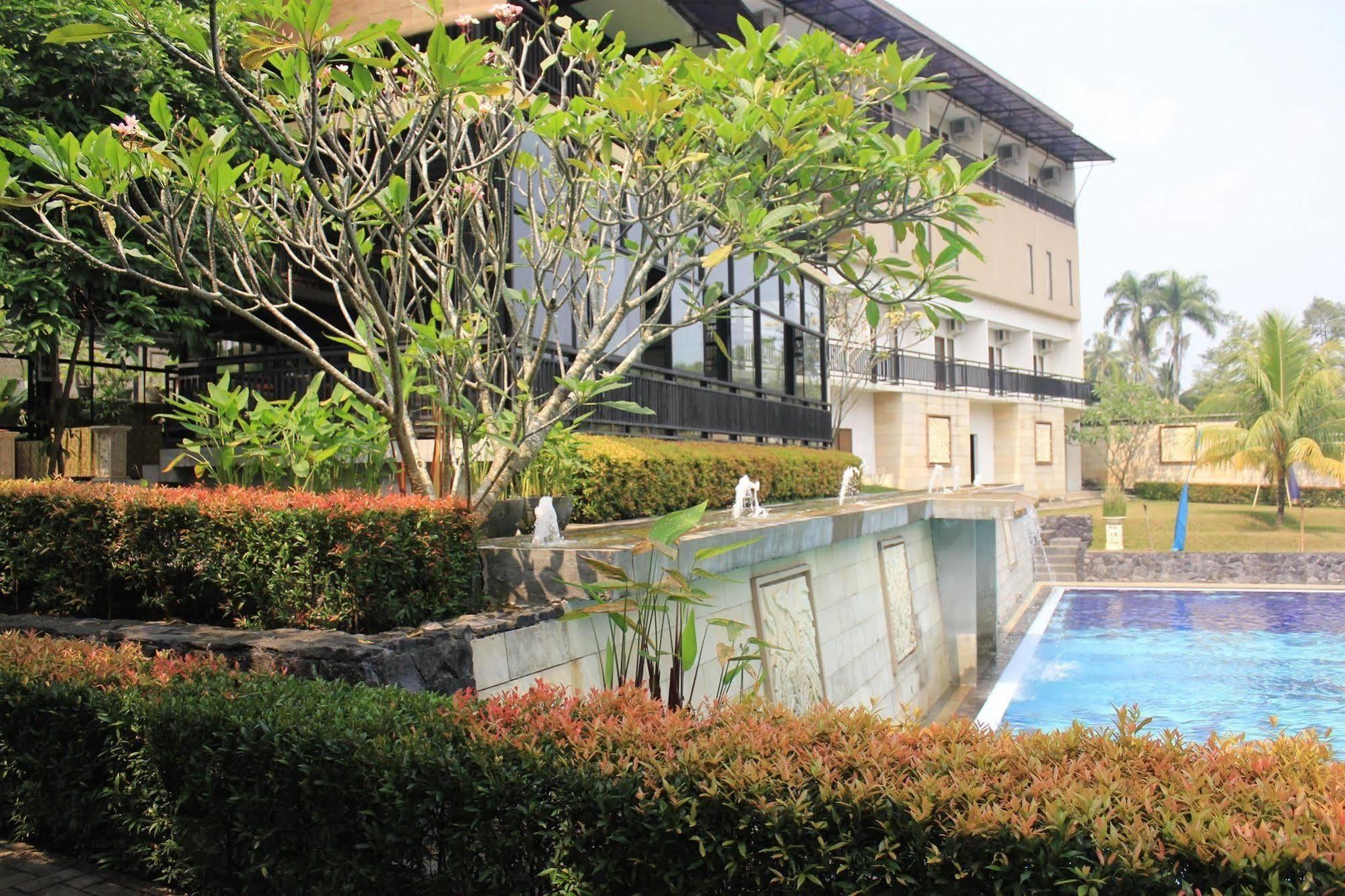 Hotel Bumi Cikeas Sentul Bogor Zewnętrze zdjęcie