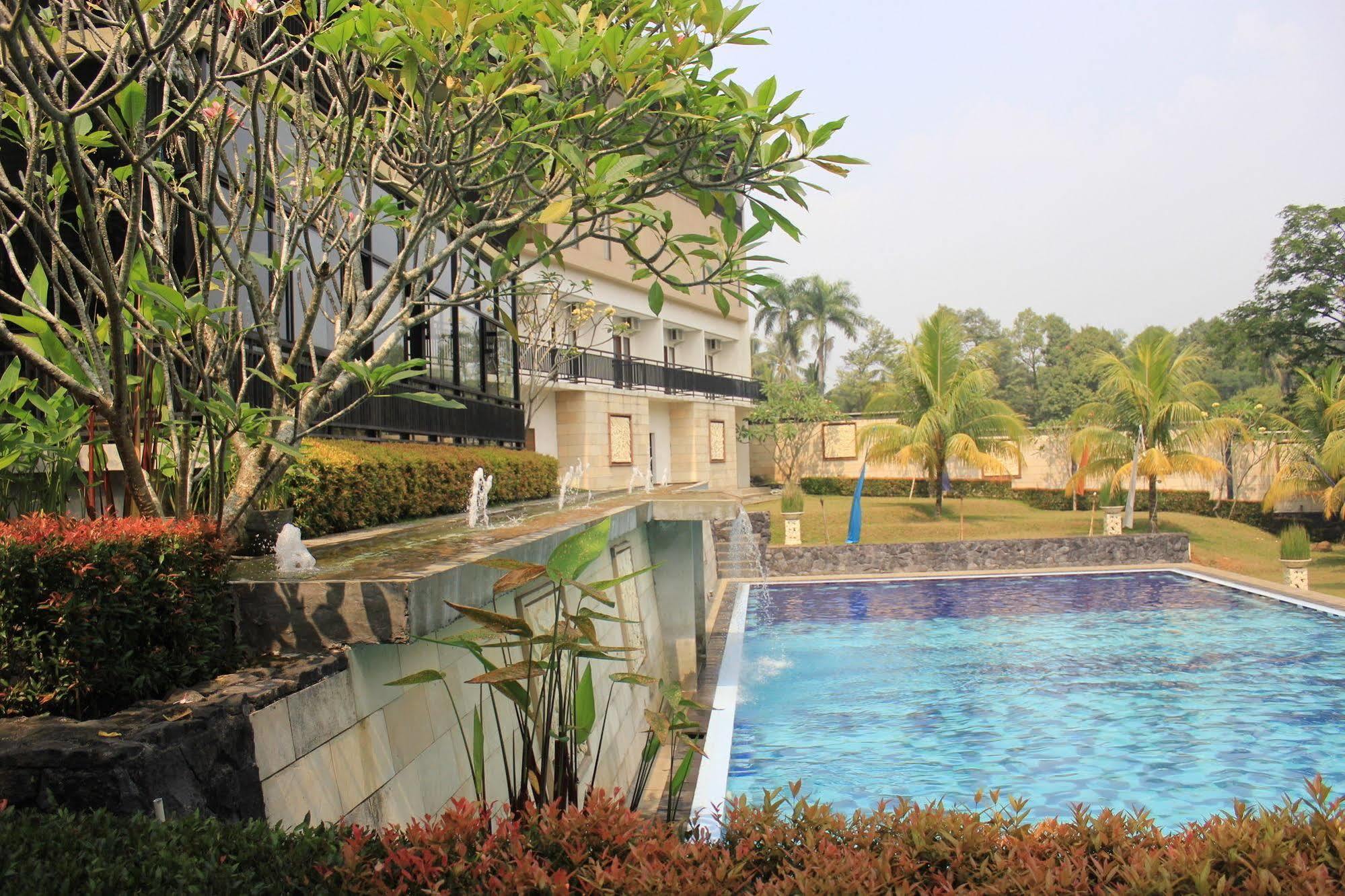 Hotel Bumi Cikeas Sentul Bogor Zewnętrze zdjęcie