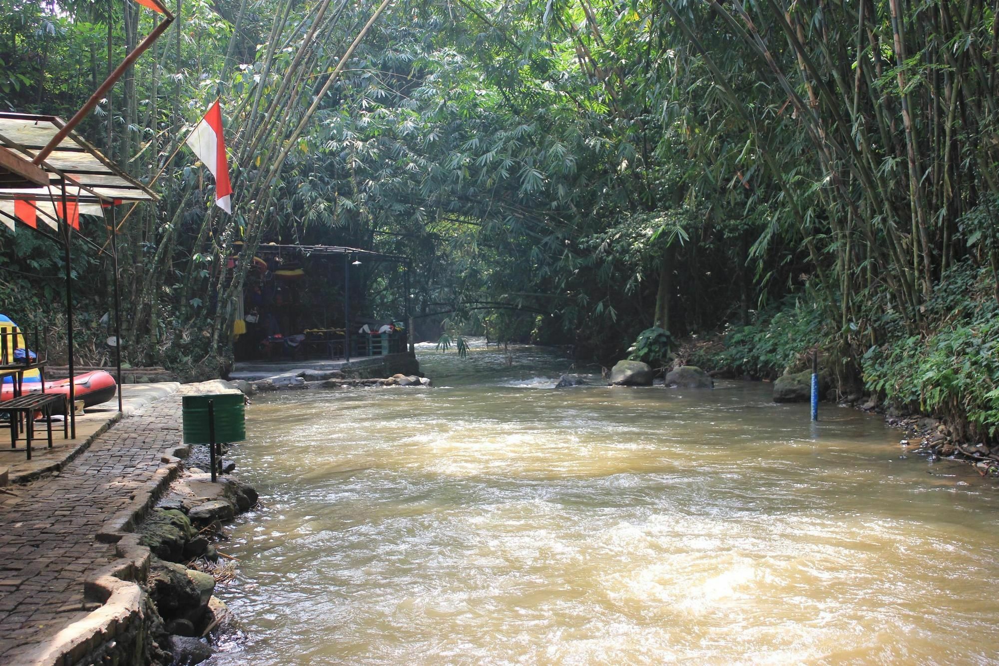 Hotel Bumi Cikeas Sentul Bogor Zewnętrze zdjęcie