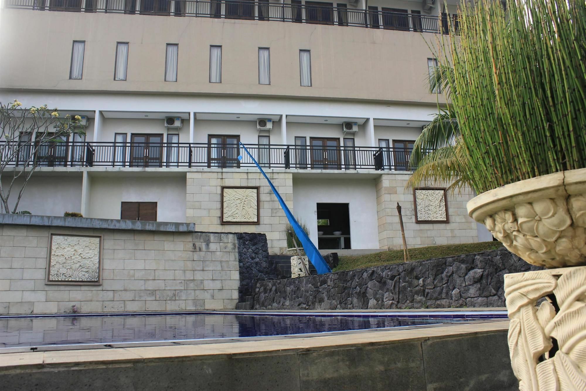 Hotel Bumi Cikeas Sentul Bogor Zewnętrze zdjęcie