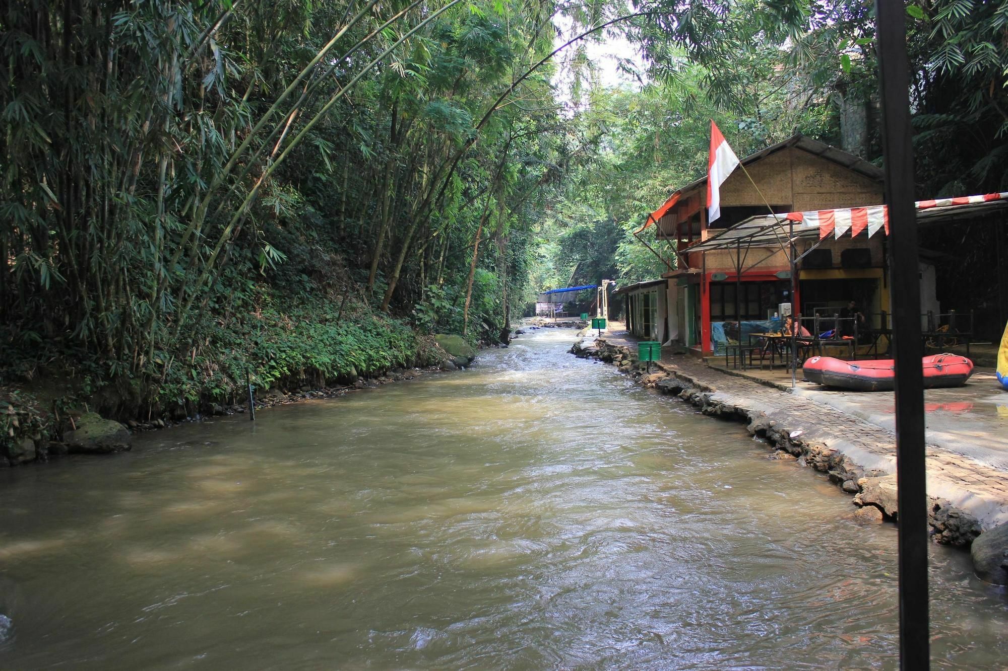 Hotel Bumi Cikeas Sentul Bogor Zewnętrze zdjęcie